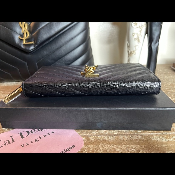 ♥️SOLD♥️ YSL Lou Lou Medium Bag Set - Picture 10 of 16